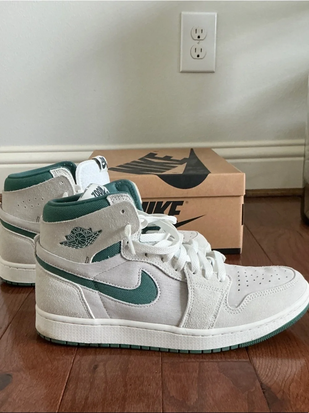 Nike Men’s Air Jordan 1 High Zoom Air CMFT 2 - 9 - Pre-Owned with Box